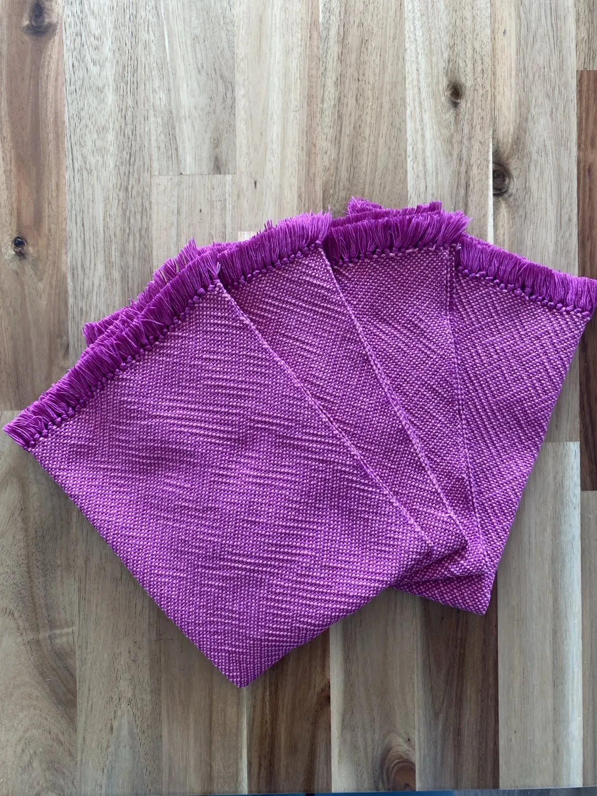 Handgewebtes Tuch in Violett